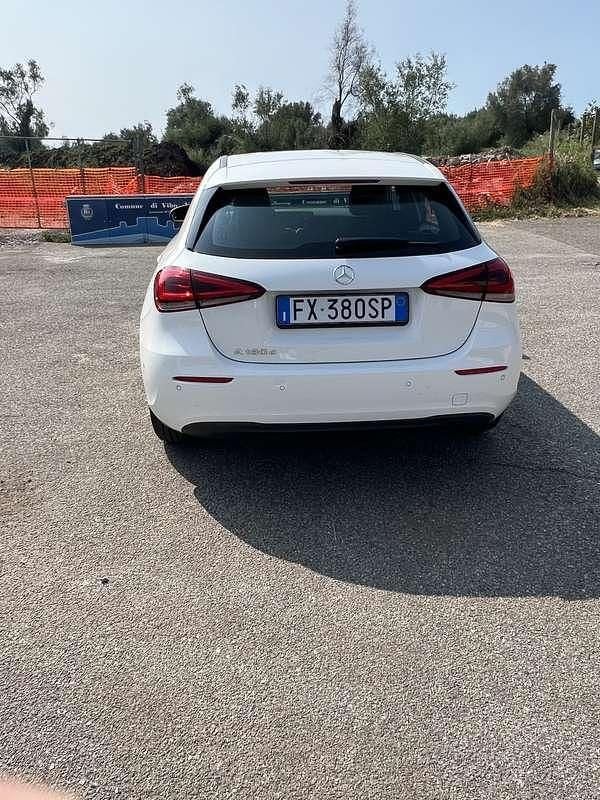 Usata Mercedes A180 Business 116 CV (85 kW) 2019 Bianco Berlina