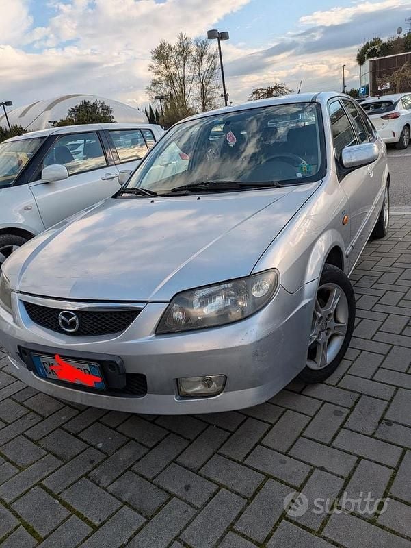 Usata Mazda 323F 2003 Grigio Station wagon