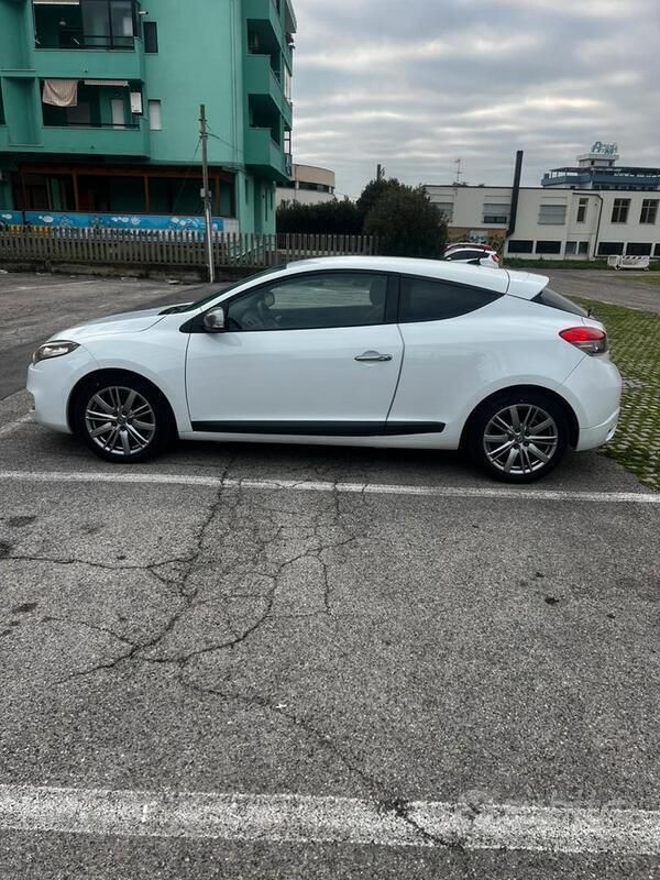 Usata 2011 Renault Mégane GT Line GT-Line Coupé | 6000 € (Buon prezzo) - Immagine 1/4