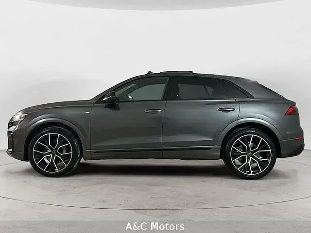 Usata Audi Q8 S-Line 286 CV (210 kW) 2025 Grigio SUV