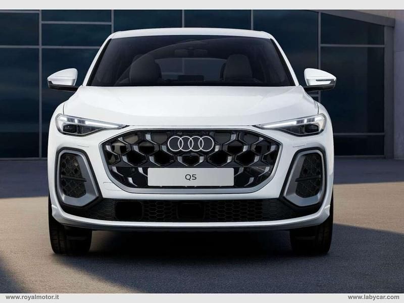 Nuova Audi Q5 S-Line 204 CV (150 kW) 2025 Bianco SUV