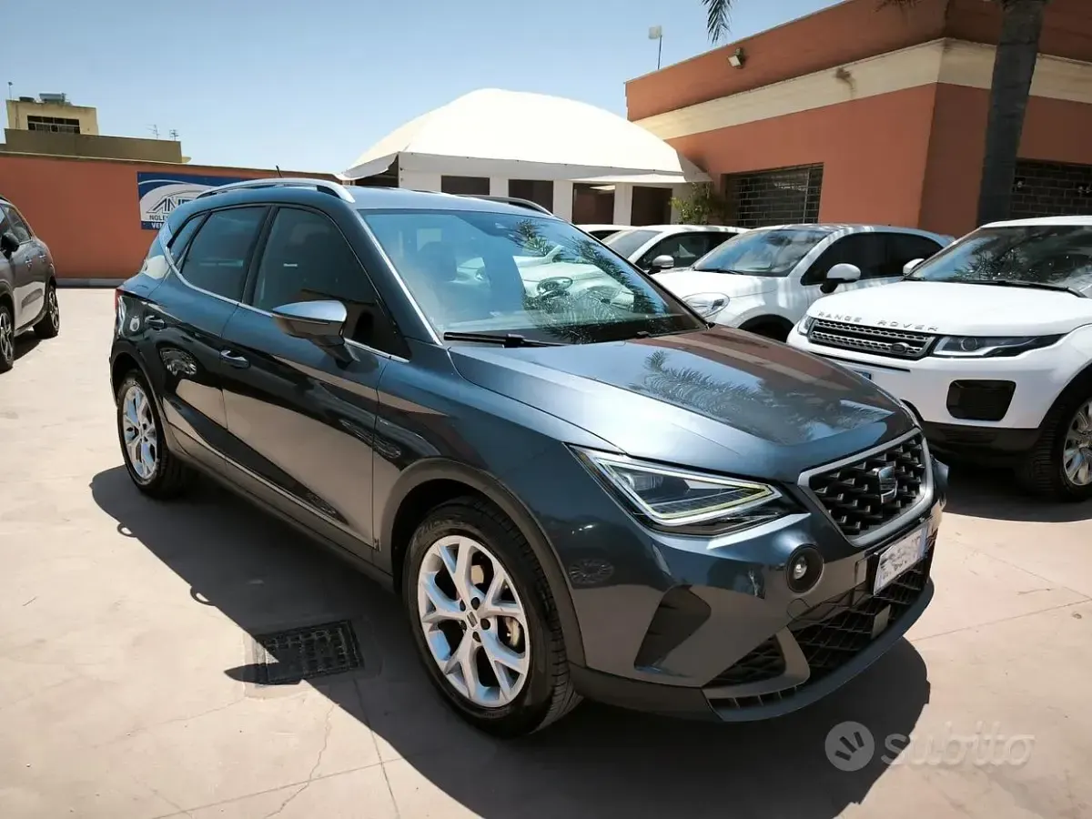 Usata Seat Arona FR 110 CV (80 kW) 2023 Grigio SUV