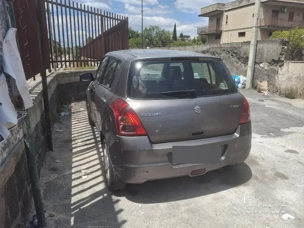 Usata Suzuki Swift 69 CV (50 kW) 2007 Grigio Utilitaria