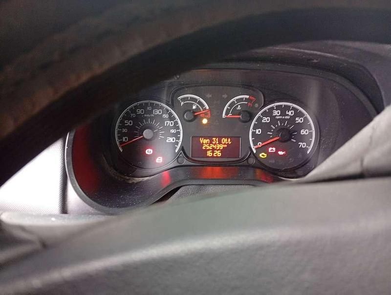 Usata Fiat Doblò 90 CV (66 kW) 2011 Monovolume