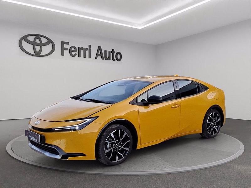 Usata Toyota Prius Lounge 223 CV (164 kW) 2023 Mustard met Berlina
