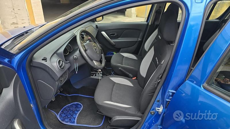 Usata Dacia Sandero 90 CV (66 kW) 2015 Blu Utilitaria