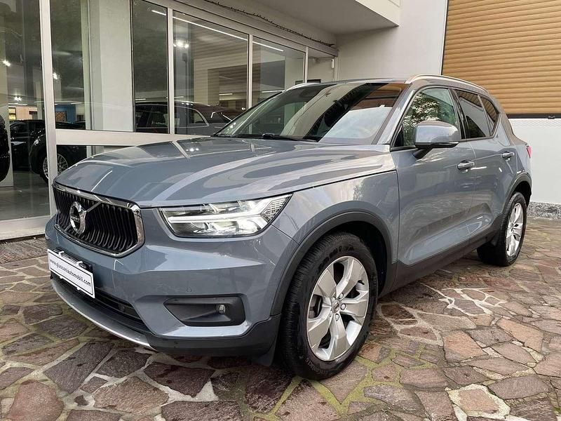 Thunder grey Usata 2021 Volvo XC40 Momentum SUV | 24.900 € (Buon prezzo) - Immagine 1/4