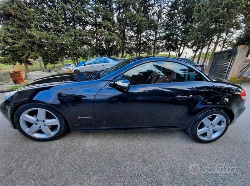Usata Mercedes SLK200 Chrome 163 CV (119 kW) 2006 Nero Cabrio