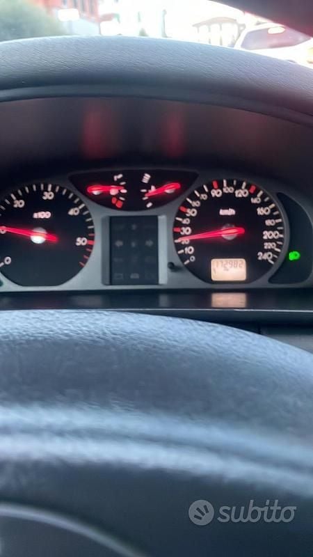 Usata Renault 19 64 CV (47 kW) 2005 Nero Berlina