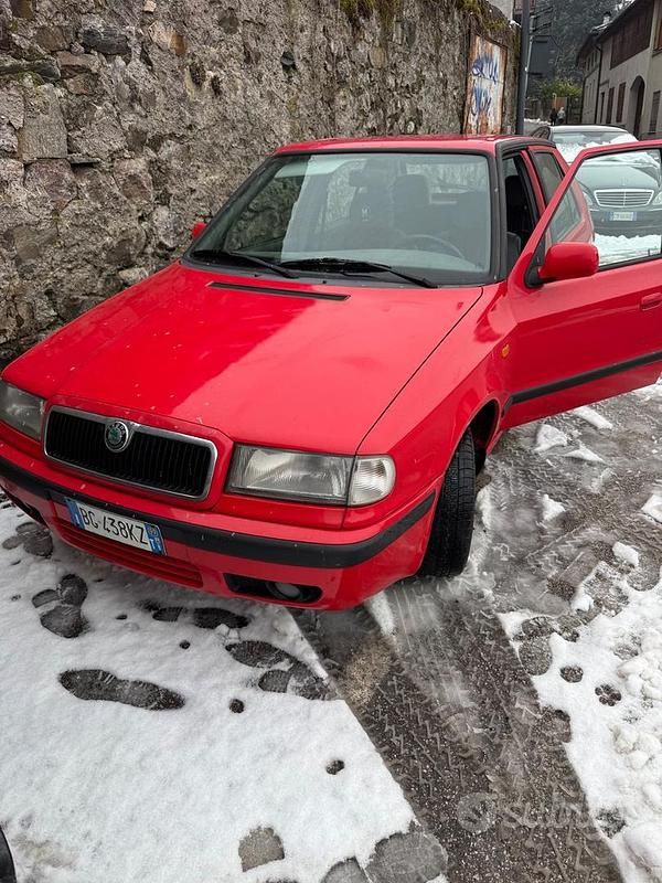 Usata Skoda Fabia 1999 Rosso Utilitaria
