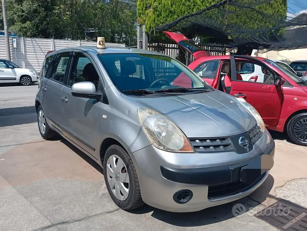 Usata Nissan Note 88 CV (64 kW) 2007 Grigio Utilitaria