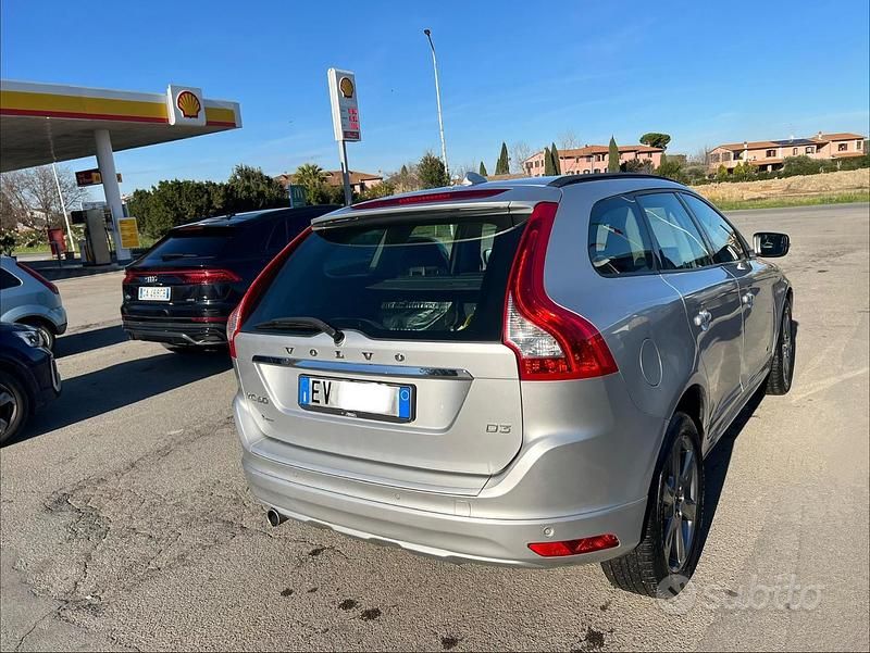 Usata Volvo XC60 Kinetic 136 CV (100 kW) 2014 Argento SUV