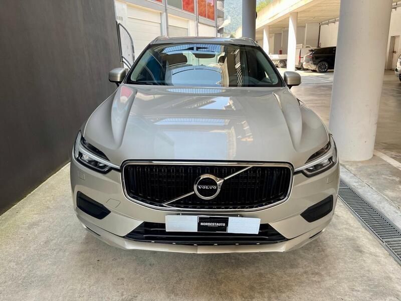 Usata Volvo XC60 Business Edition 235 CV (172 kW) 2019 Sahara beige met. SUV