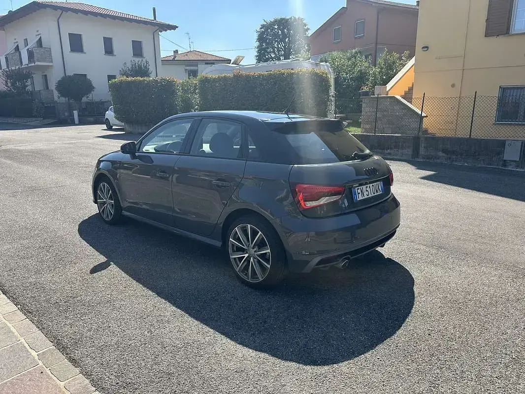 Usata Audi A1 Sportback Admired 90 CV (66 kW) 2018 Grigio Utilitaria
