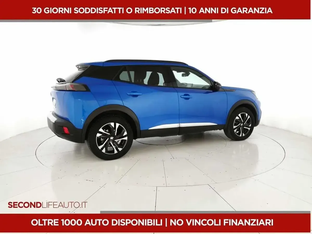 Usata Peugeot e-2008 Allure 100 kW (136 CV) 2022 Blu SUV