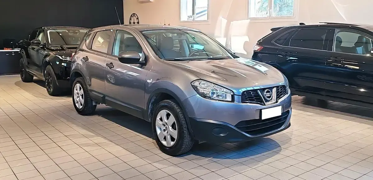 Usado Nissan Qashqai Acenta 110 CV (80 kW) 2013 Gris SUV