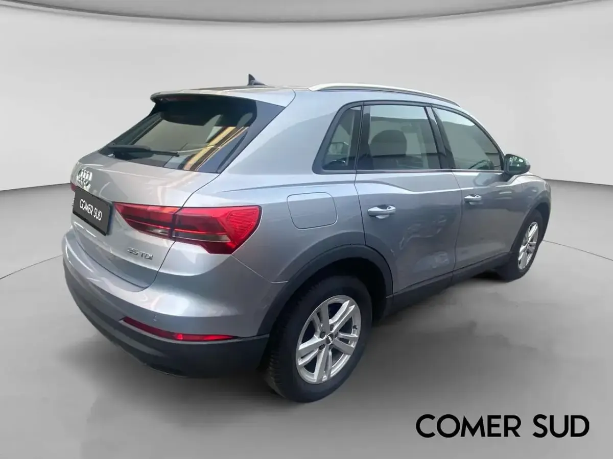 Usata Audi Q3 Business 150 CV (110 kW) 2019 Argento fioretto metallizzato SUV