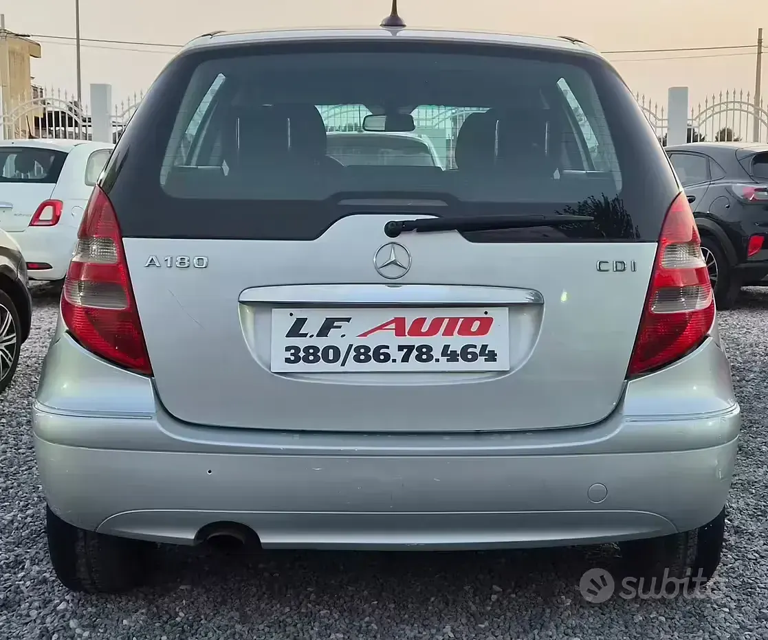 Usata Mercedes 180 Avantgarde 109 CV (80 kW) 2009 Grigio Berlina