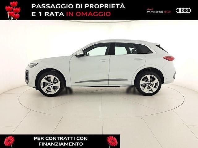 Nuova Audi Q5 S-Line 204 CV (150 kW) 2025 Bianco ghiaccio metallizzato SUV