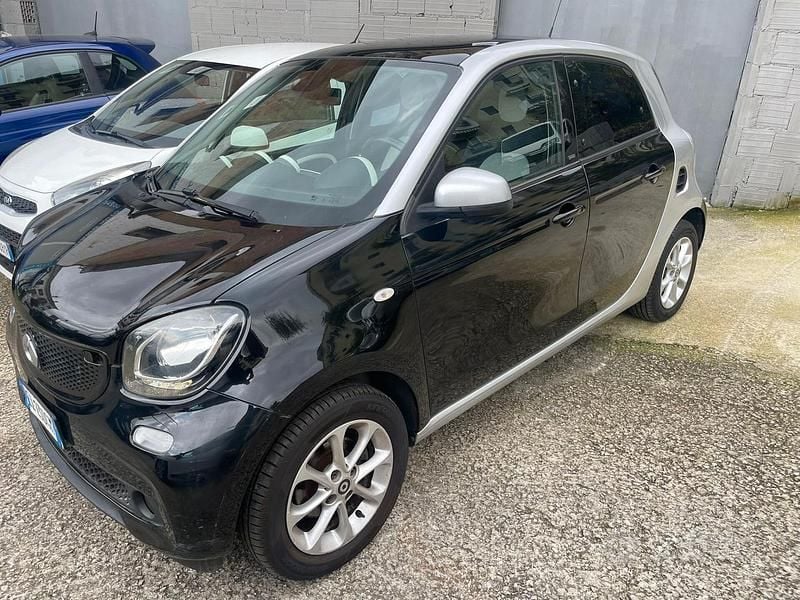 Usata Smart ForFour Passion 71 CV (52 kW) 2016 Nero Utilitaria
