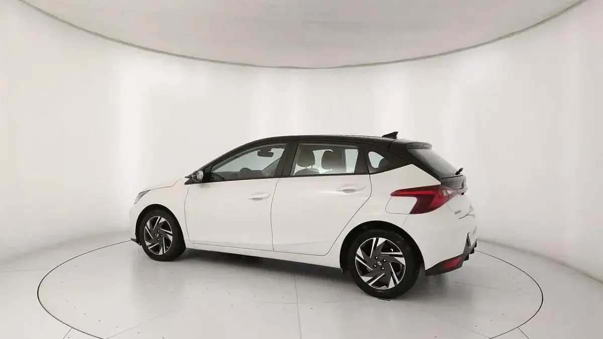 Usata Hyundai i20 84 CV (61 kW) 2023 Bianco Utilitaria