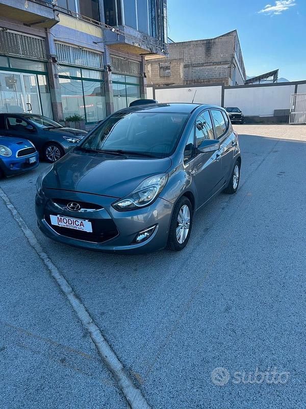 Usata Hyundai ix20 Comfort 116 CV (85 kW) 2014 Grigio Utilitaria