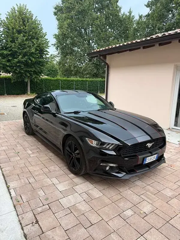 Usata Ford Mustang Fastback 317 CV (233 kW) 2016 Nero Coupé