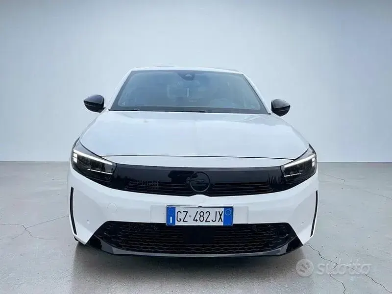 Usata Opel Corsa 101 CV (74 kW) 2025 Bianco Utilitaria