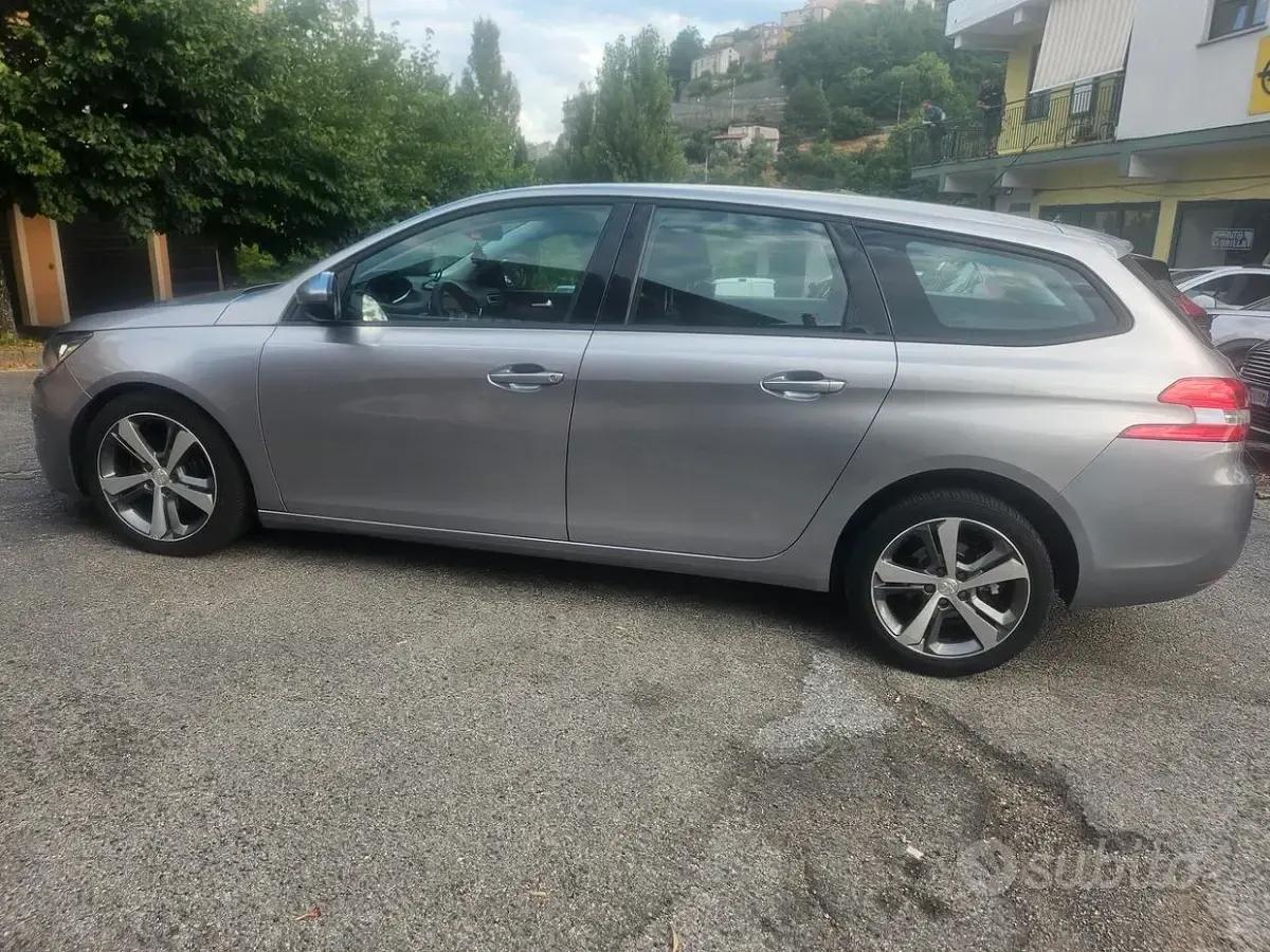 Usata Peugeot 308 Business-Line 120 CV (88 kW) 2015 Grigio Station wagon