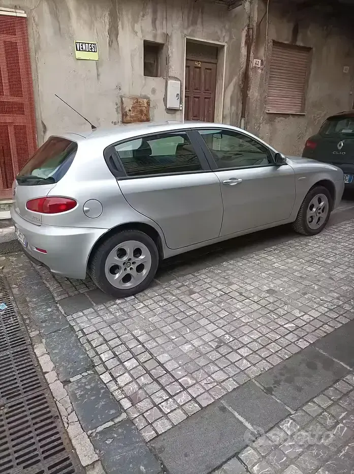 Occasion Alfa Romeo 147 120 PK (88 kW) 2007 Grijs Hatchback