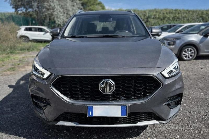 Usata MG ZS Luxury 111 CV (81 kW) 2023 Grigio SUV
