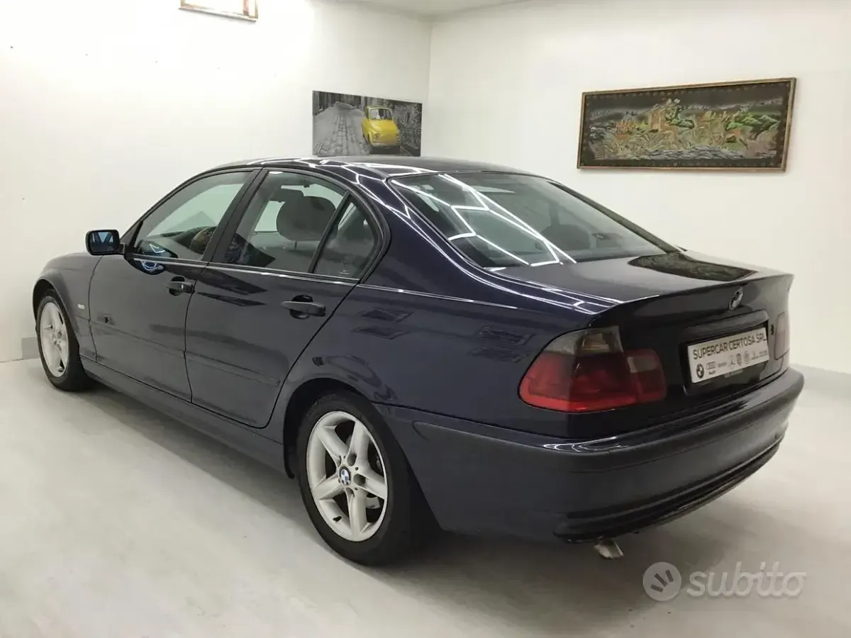 Usata BMW 320 Efficient Dynamics 136 CV (100 kW) 2000 Bluazzurro Berlina