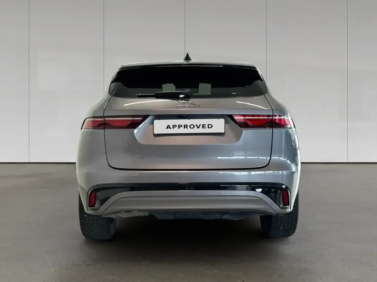 Usata Jaguar F-Pace R-Dynamic 204 CV (150 kW) 2023 Eiger grey SUV