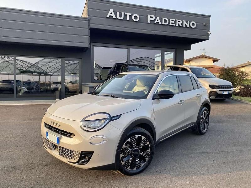 Usata Fiat 600 La Prima 101 CV (74 kW) 2025 Crema cappuccino SUV