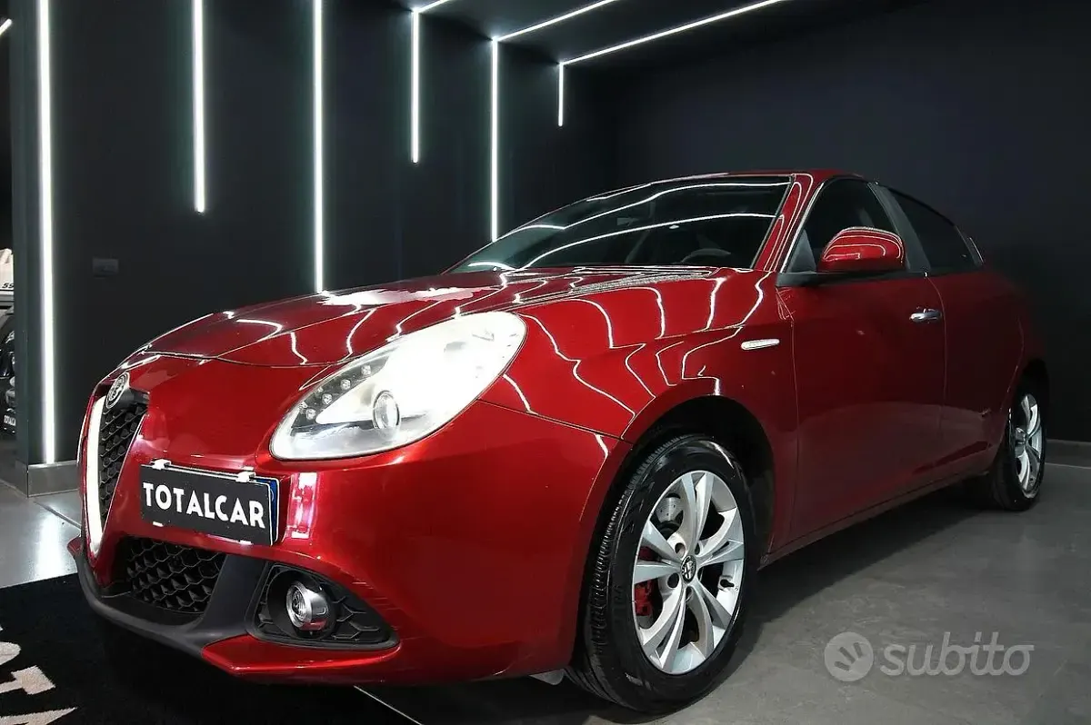Usata Alfa Romeo Giulietta 140 CV (102 kW) 2011 Rosso Utilitaria