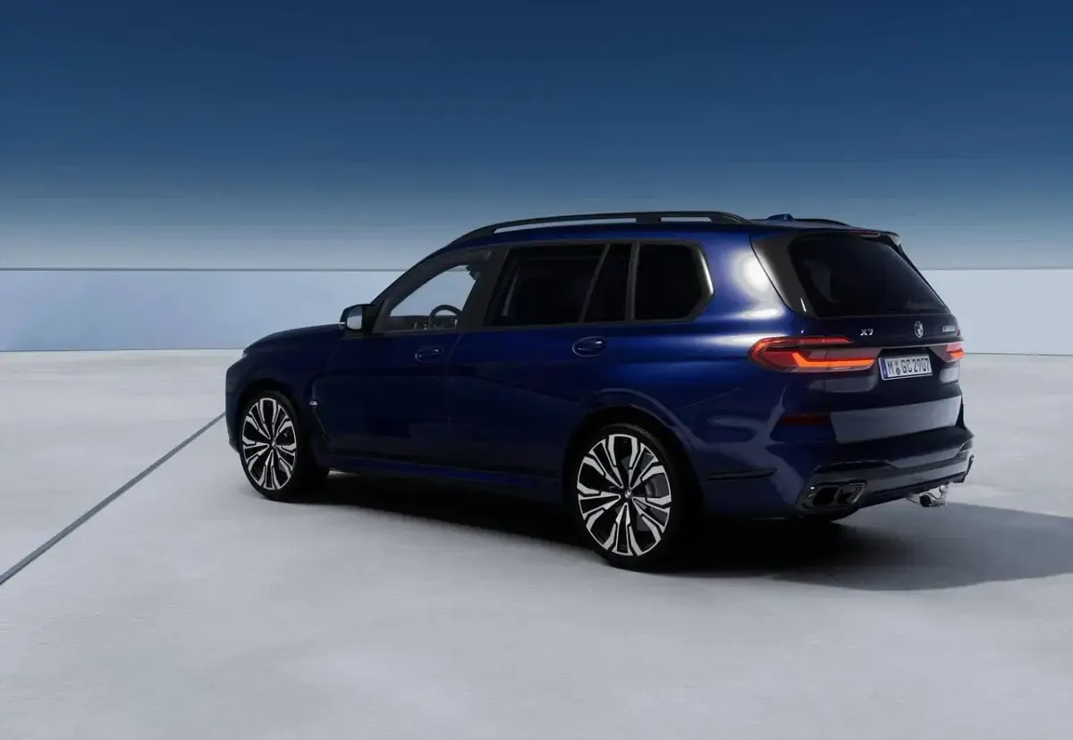 Nuova BMW X7 M Sport 530 CV (389 kW) 2026 Blu SUV
