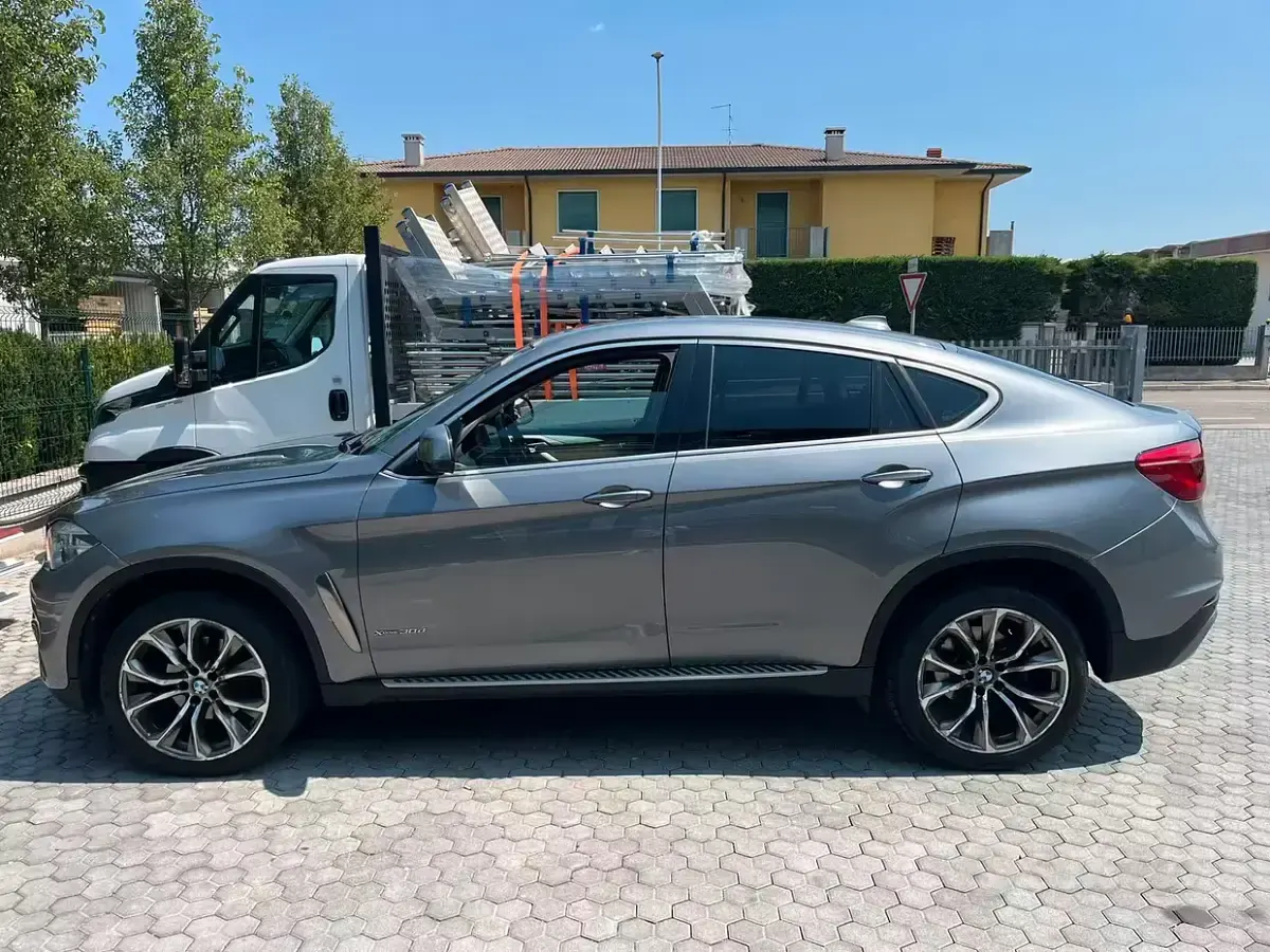 Usata BMW X6 Efficient Dynamics 258 CV (189 kW) 2015 Grigio SUV