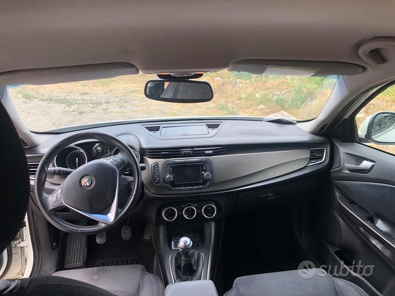 Usata Alfa Romeo Giulietta 109 CV (80 kW) 2015 Utilitaria
