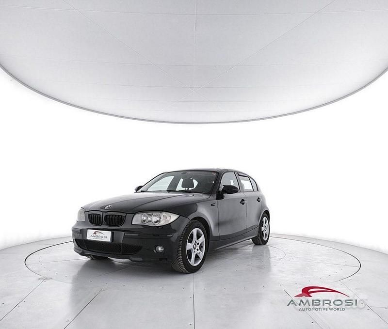 Usata BMW 120 163 CV (119 kW) 2008 Nero Utilitaria