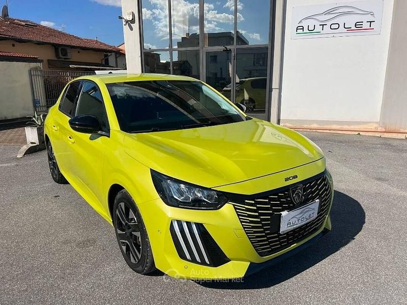 Usata Peugeot 208 Allure 101 CV (74 kW) 2024 Giallo Utilitaria