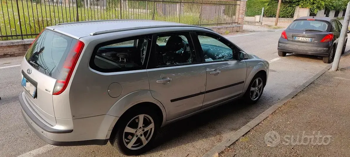 Usata Ford Focus 90 CV (66 kW) 2006 Station wagon
