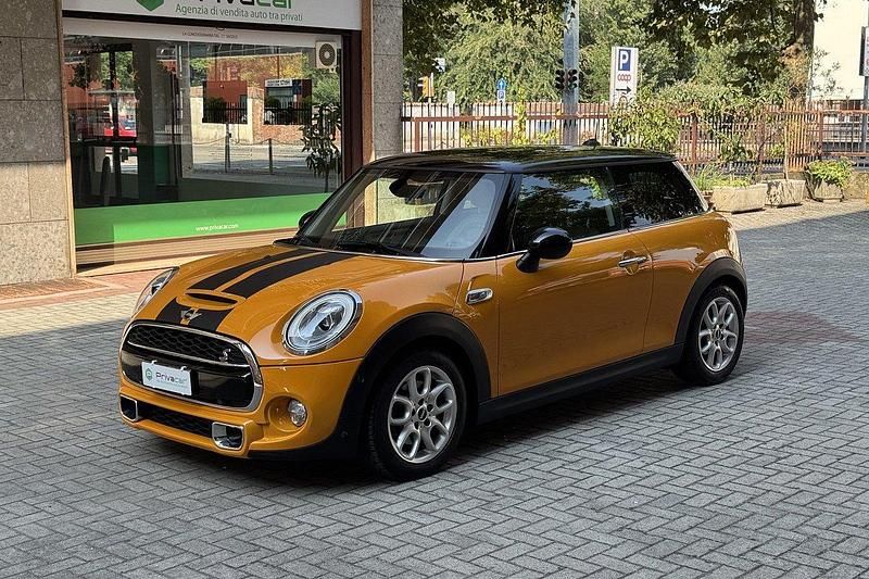 Arancione Usata 2015 Mini Cooper SD Due volumi | 9700 € (Ottimo prezzo) - Immagine 1/3