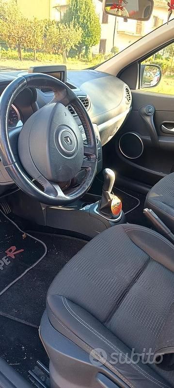 Usata Renault Clio III 70 CV (51 kW) 2011 Berlina