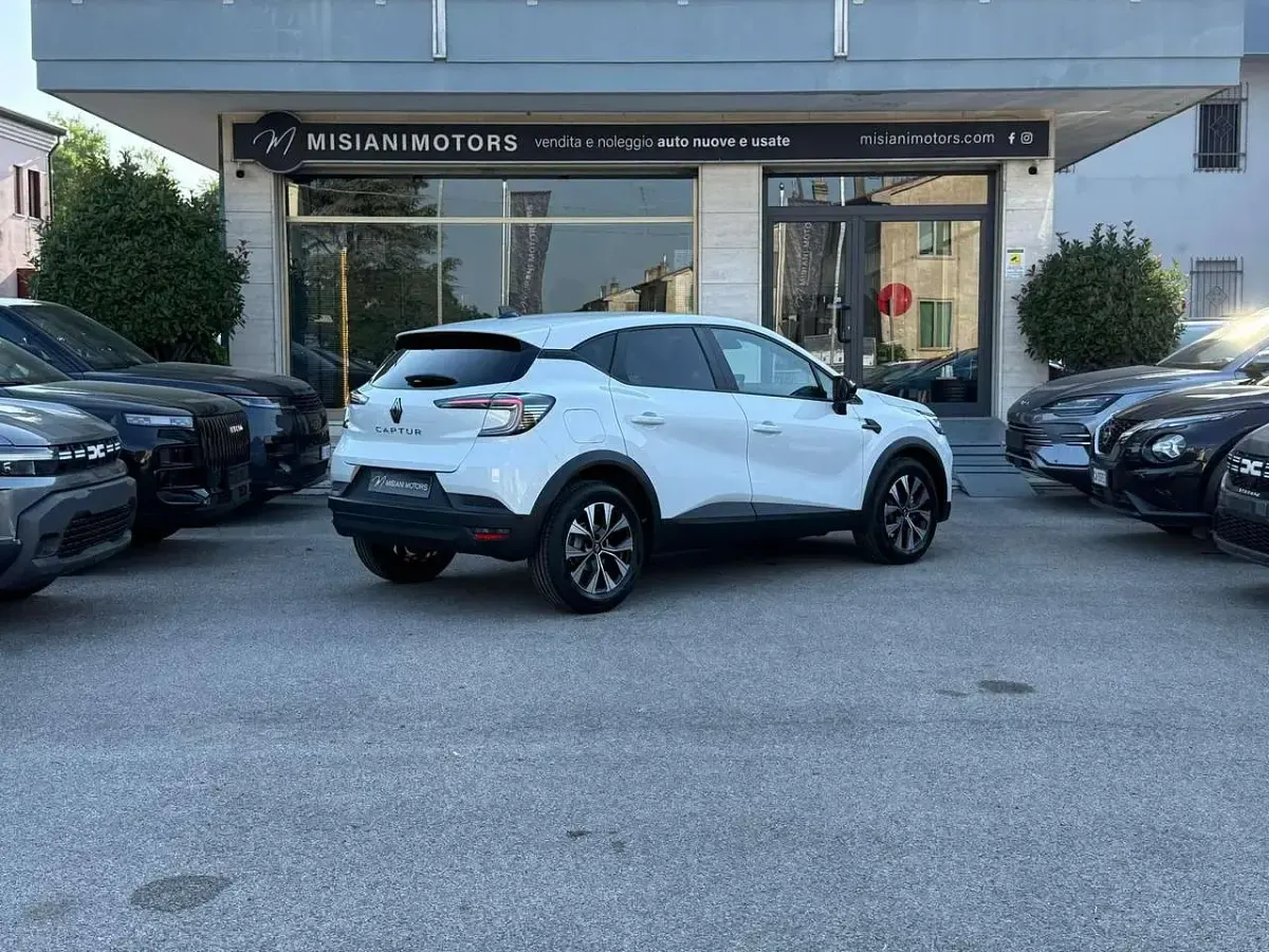 Nuova Renault Captur Evolution 122 CV (89 kW) 2026 Bianco SUV