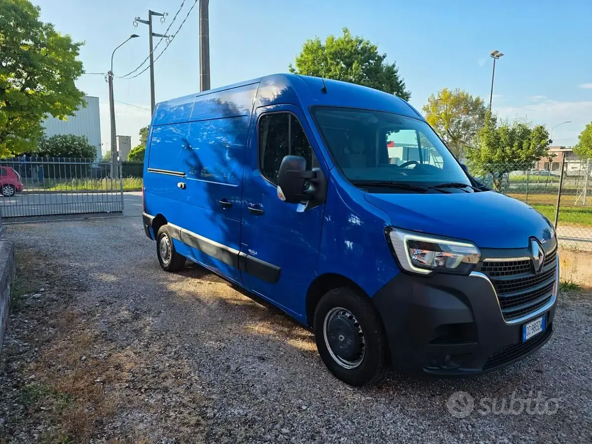 Usata Renault Master 131 CV (96 kW) 2020 Blu Monovolume