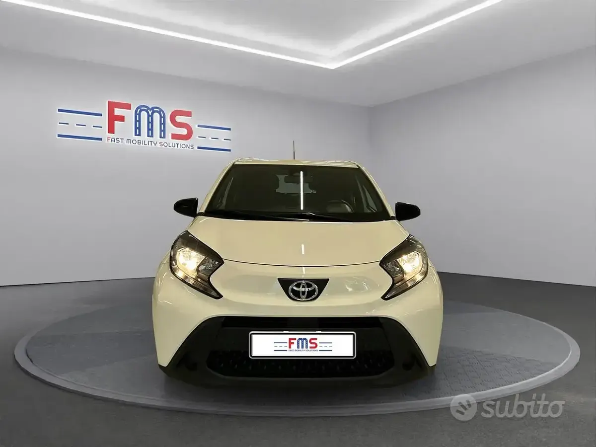Usata Toyota Aygo X Active 72 CV (52 kW) 2025 Bianco SUV