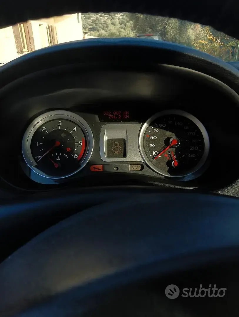 Usata Renault Clio 68 CV (50 kW) 2007 Grigio Utilitaria