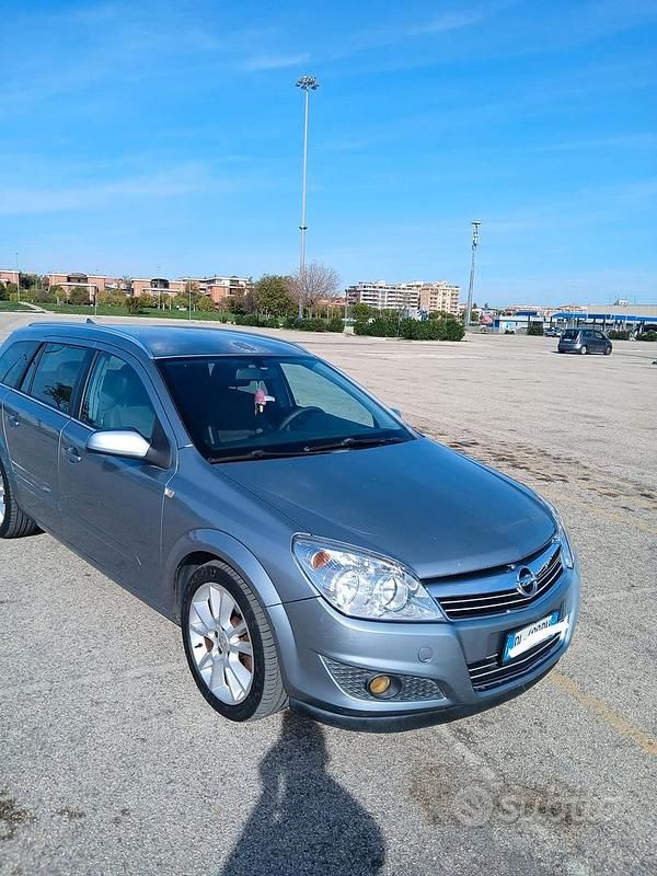 Usata Opel Astra 101 CV (74 kW) 2007 Station wagon