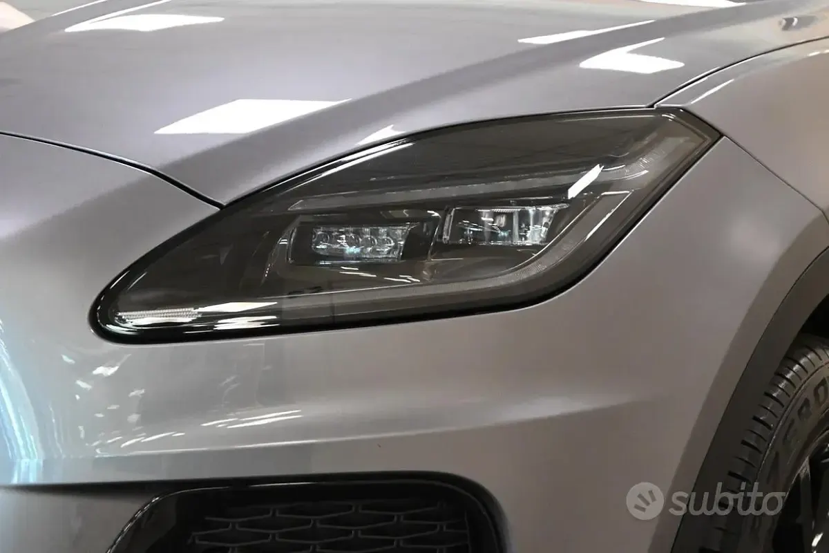 Usata Jaguar E-Pace 160 CV (117 kW) 2023 Grigio SUV