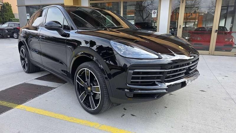 Usata Porsche Cayenne 340 CV (250 kW) 2023 Nero SUV